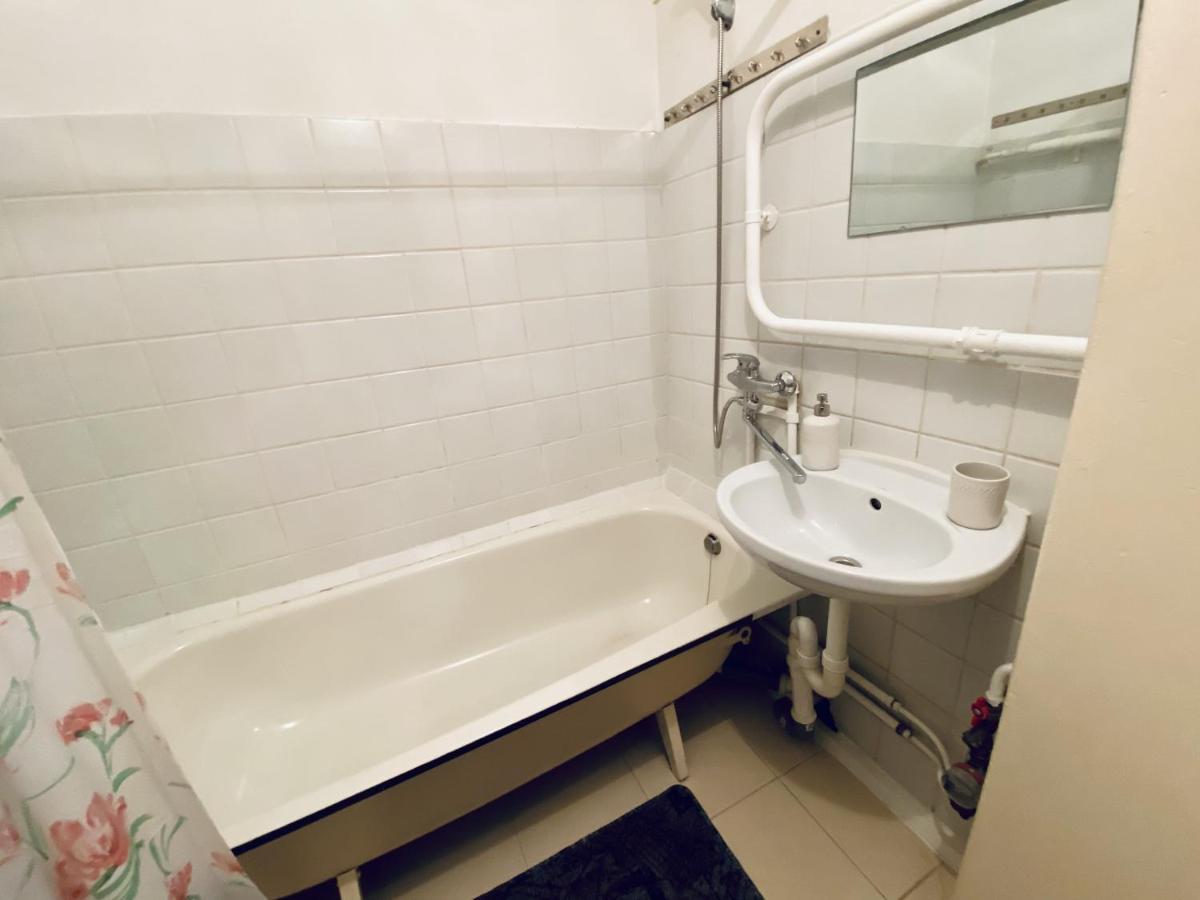Spacious 3-Room Apartment & Parking Рига Екстер'єр фото